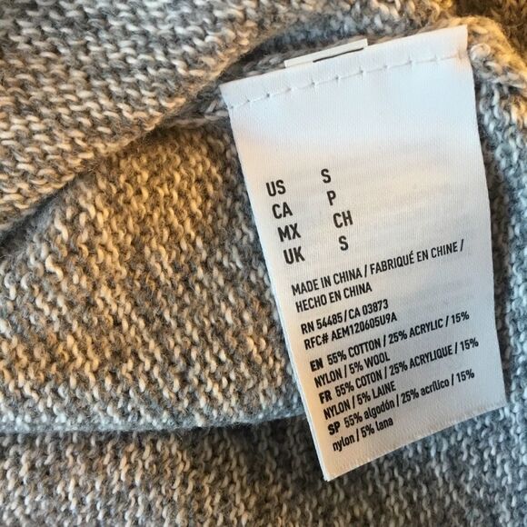 NWOT American Eagle Oversized Grey Sweater - Picture 8 of 9